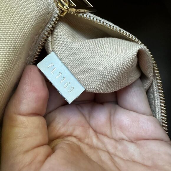 Louis Vuitton Onthego GM Khaki and Beige Bicolor LIMITED EDITION - Picture 16 of 16